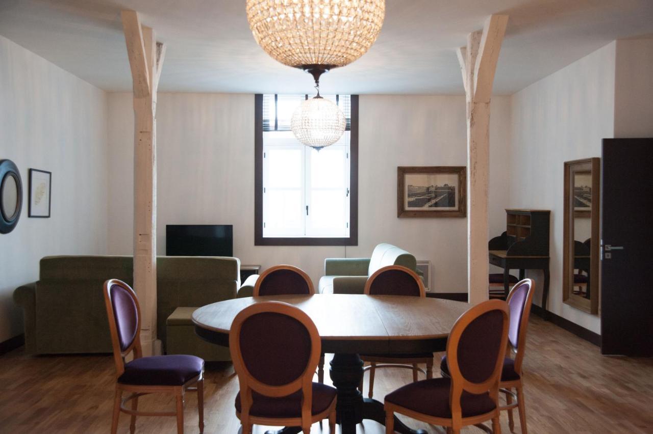 Residence De L'Arsenal Royal - Meubles De Tourisme 로슈포르 외부 사진