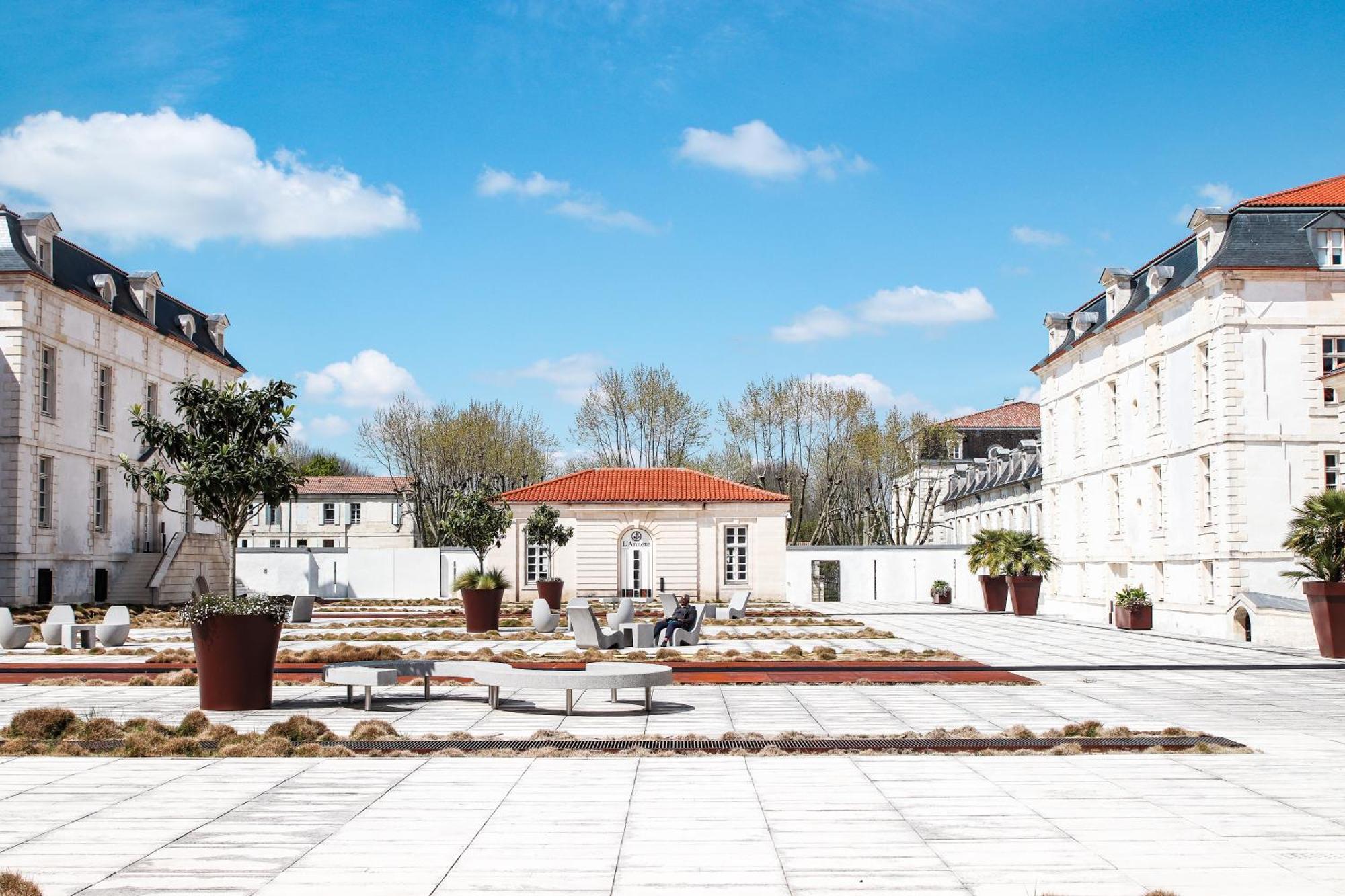 Residence De L'Arsenal Royal - Meubles De Tourisme 로슈포르 외부 사진